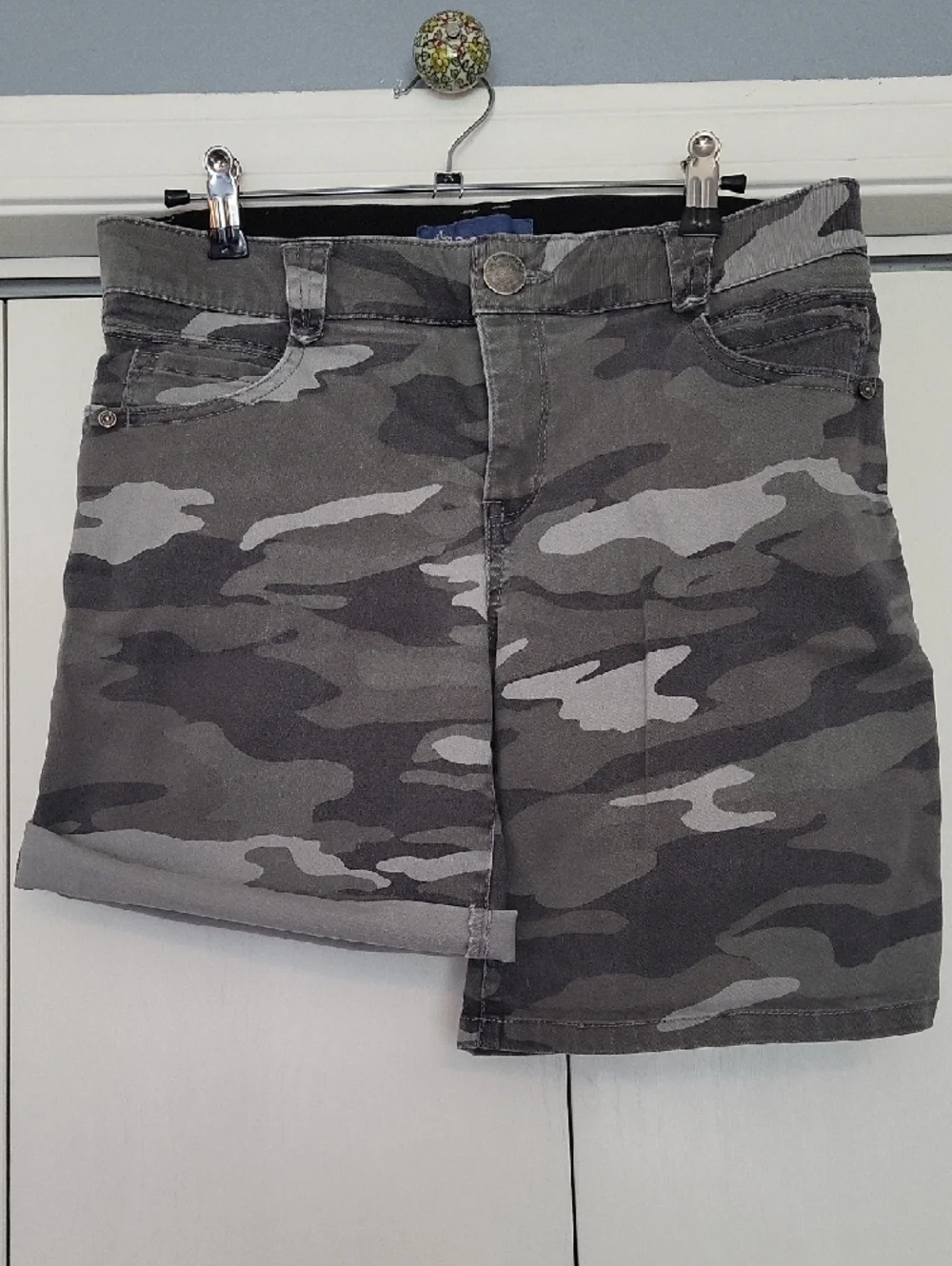 Democracy Sz 8 Camo Grey/Green  All Way Stretch Shorts - Picture 10 of 10